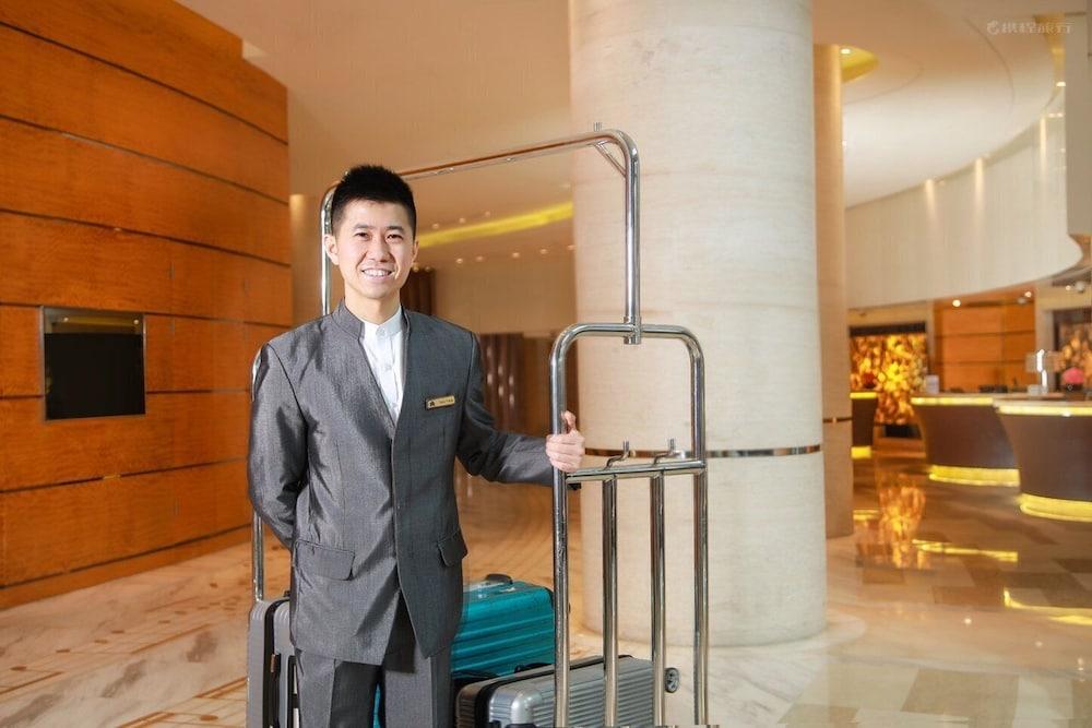Hilton Shanghai City Center -Steps From Iconic Landmarks Wukang Mansion And Jing'An Temple Buitenkant foto